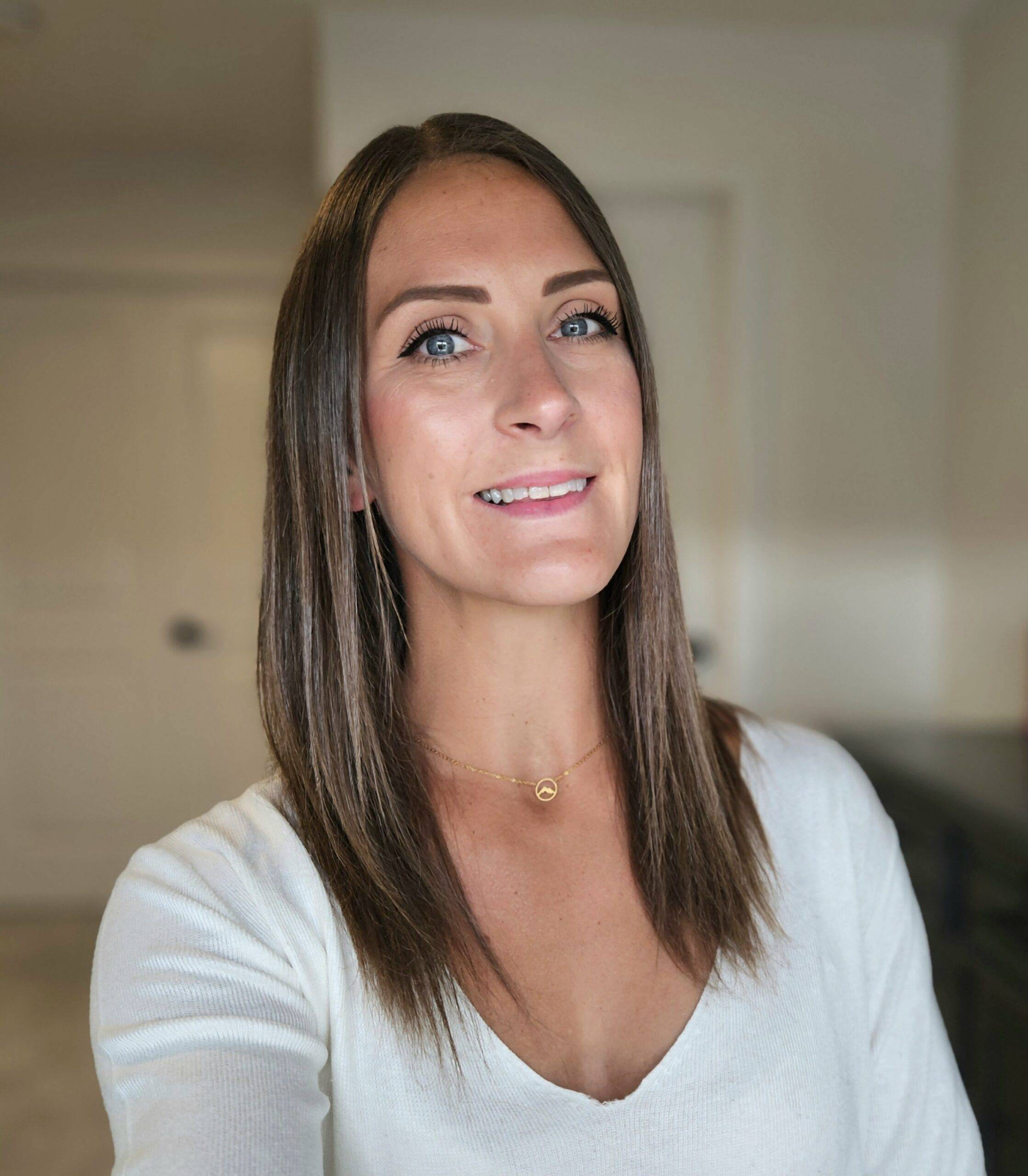 Ceilidh McLeod, registered psychotherapist, offering therapy for men’s mental health and personal growth.