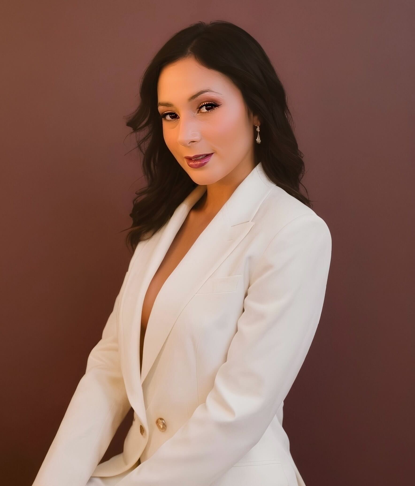 Juliana Roman, registered psychotherapist and dance movement specialist, providing therapy for men’s mental health.